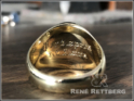 Innengravur eines Goldsiegelringes